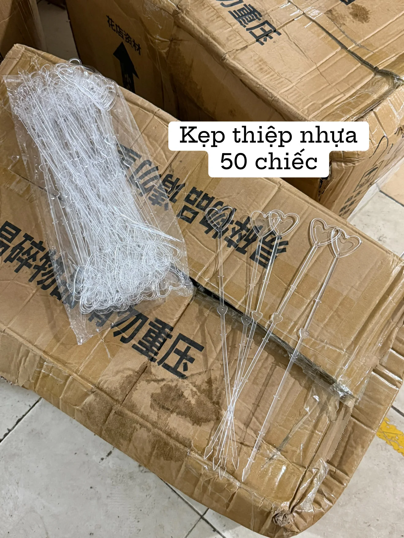 50 chiếc kẹp thiệp nhựa dài 34cm